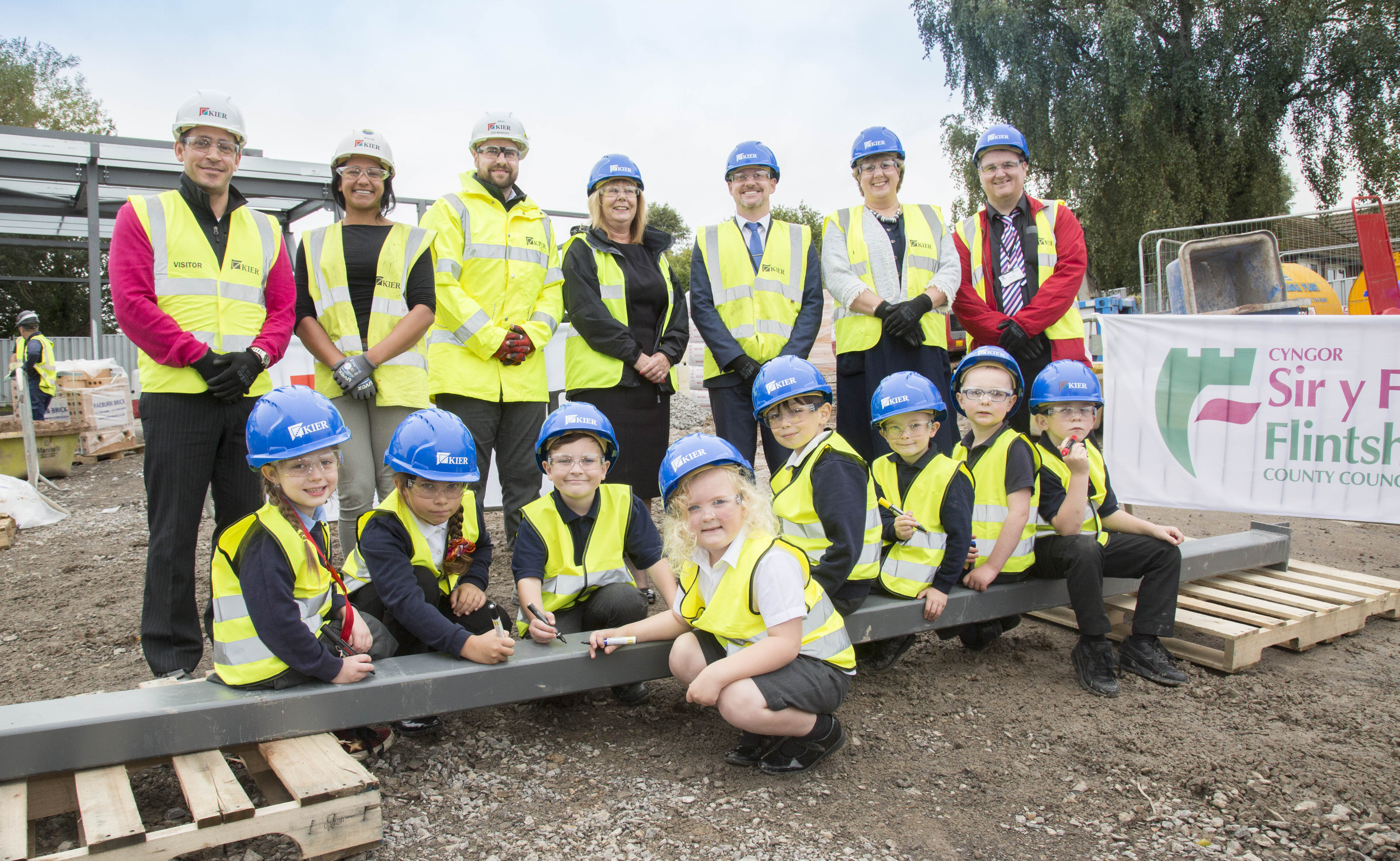 Glan Aber Beam Signing 01.jpg